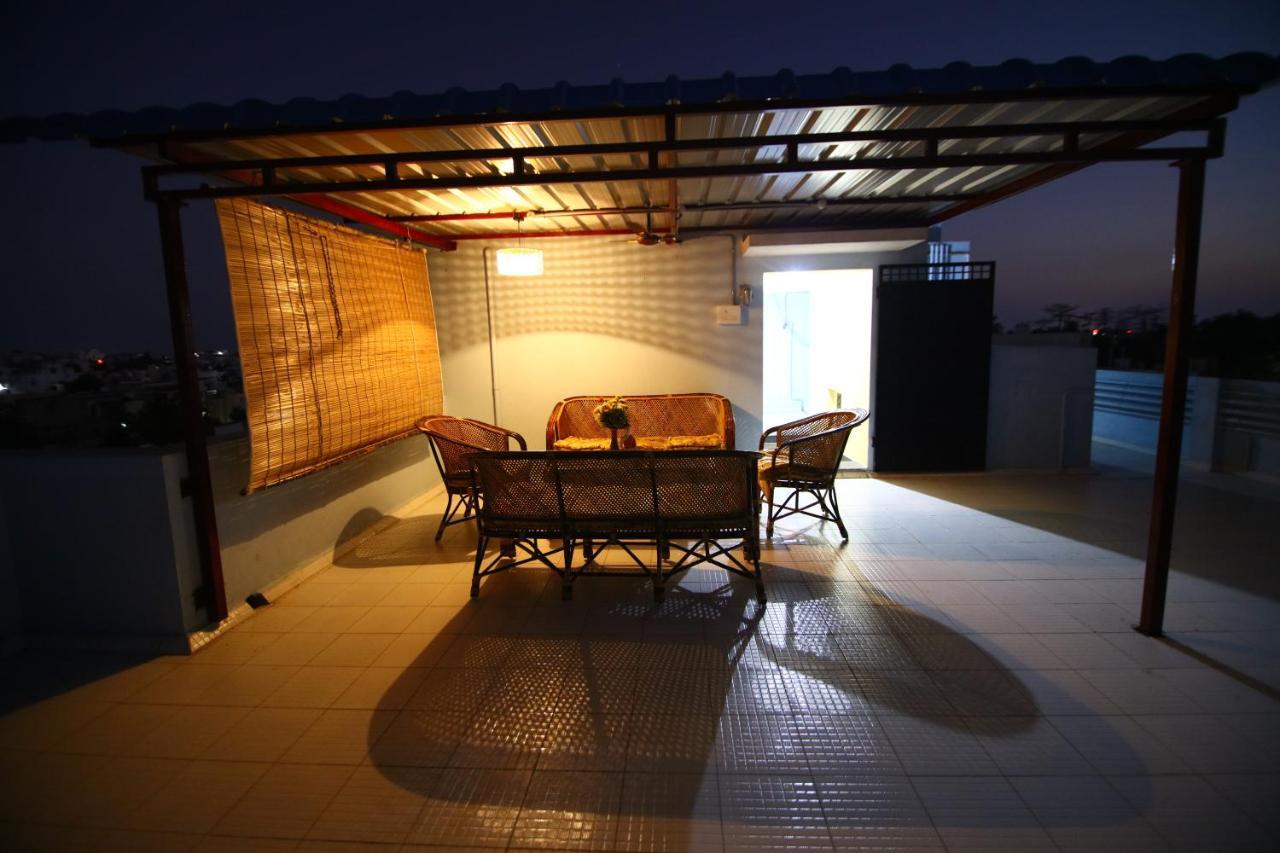 פונדיצ'רי Sri Apartment 2Bhk For Familys Couples Parking A2 מראה חיצוני תמונה